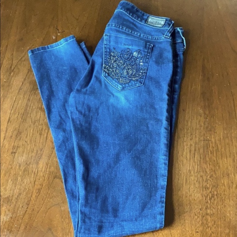02:09- GUESS Nicole Skinny Jeans